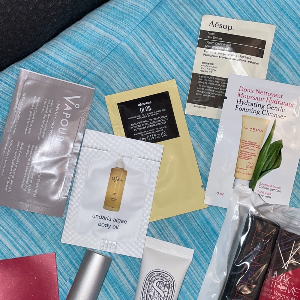 NWT MAKEUP LOT DELUXE SAMPLES - Picture 2 of 7